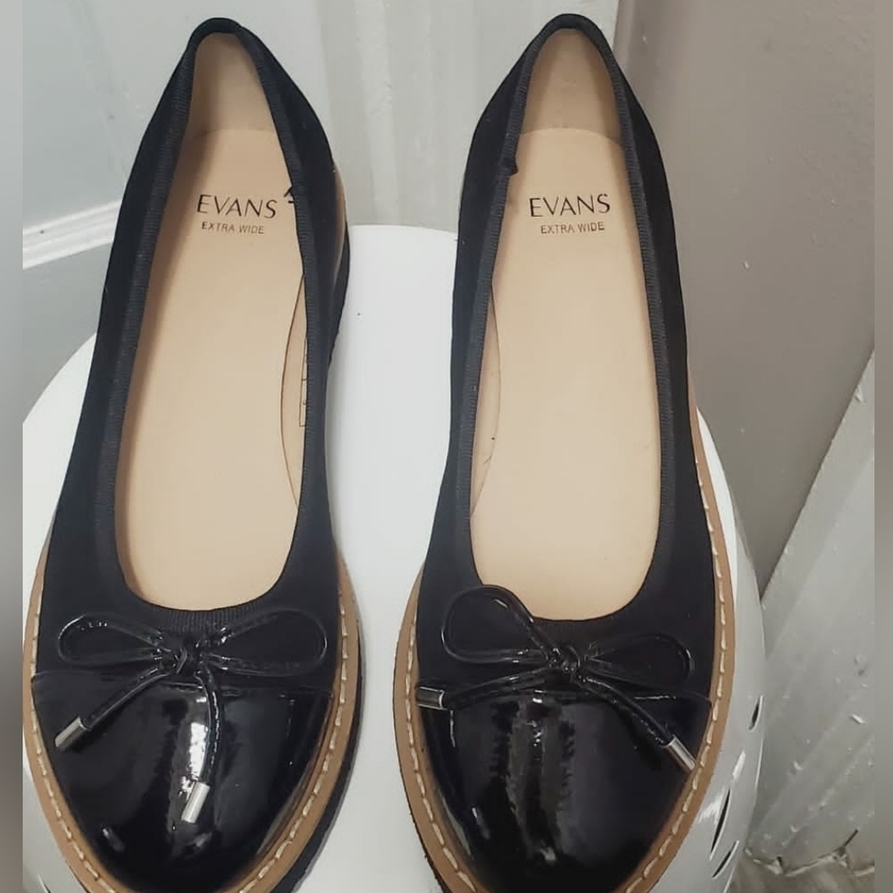 EVANS WIDE FIT Franz patent Leather Women's Flat Shoe Size 7W 🌴 - Picture 5 of 11